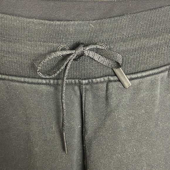 Lululemon Warm Down Jogger II 28" Size 4 Black Mid-Rise Relaxed Fit - Picture 8 of 8